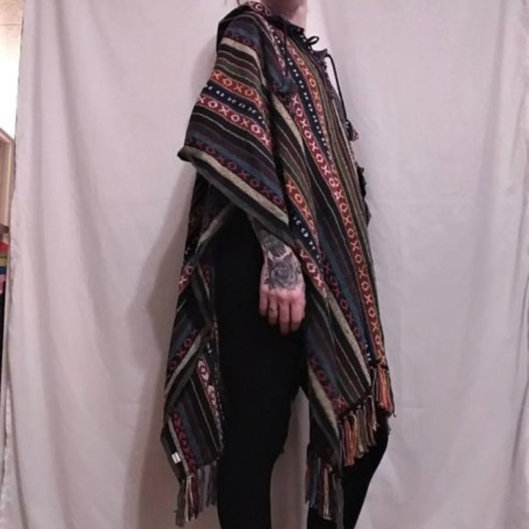 Hooded Boho Poncho - Picture 2 of 8